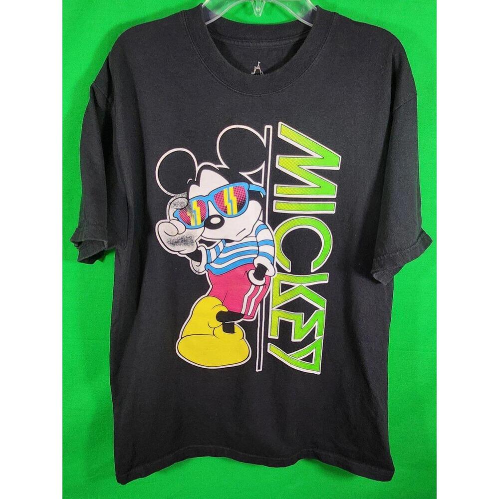 Vintage Mickey Mouse Graphic Tee - Retro Style